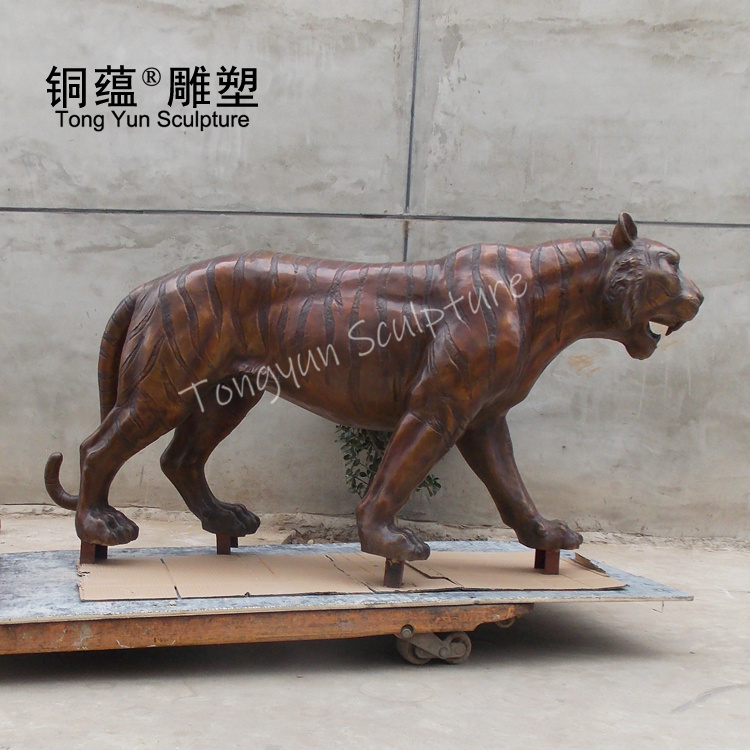 Customized Bronze Animal Sculpture And Bronze Tiger Sculpture For Realistic Size Decoration