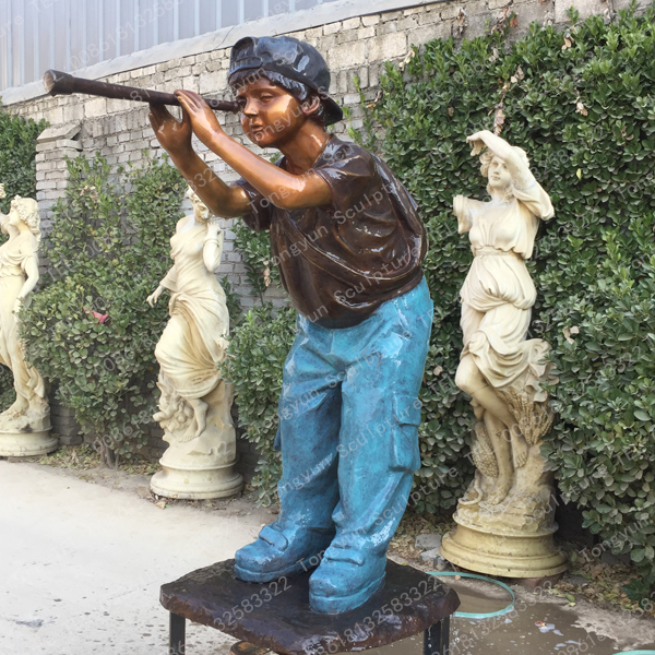 Custom Garden Decoration Outdoor Playing Sculpture Bronze Child Statue Holding Telescope