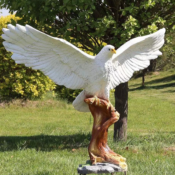 Outdoor Garden Animal Sculpture Decorative Sculpture Life Size Fiberglass Eagle Statue For Sale