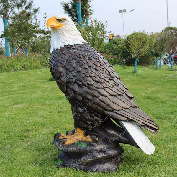 Customized Outdoor Fiberglass Eagle Sculpture Resin Animal Statue