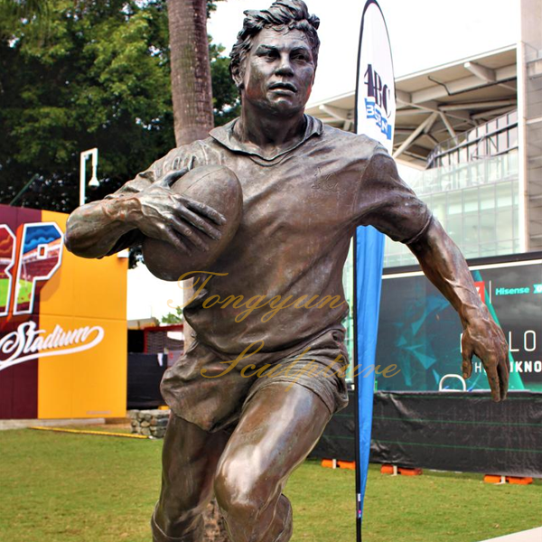 Outdoor Life-Size Custom Rugby Player Bronze Art Sculpture For Sale