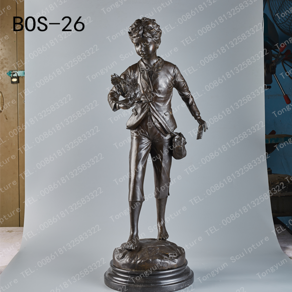 Bronze Boy with Pigeon Statue Brass Ornaments for Indoor Decoration